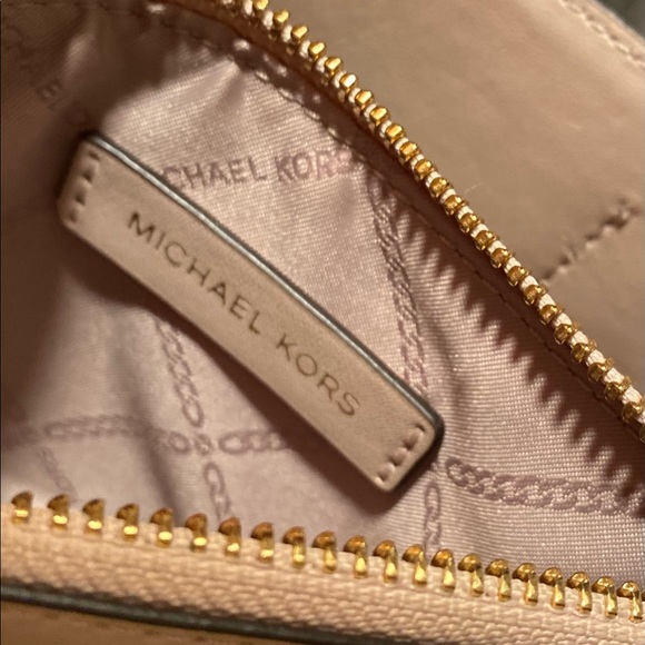 MICHAEL KORS Women's Mercer Messenger Crossbody - Picture 12 of 16